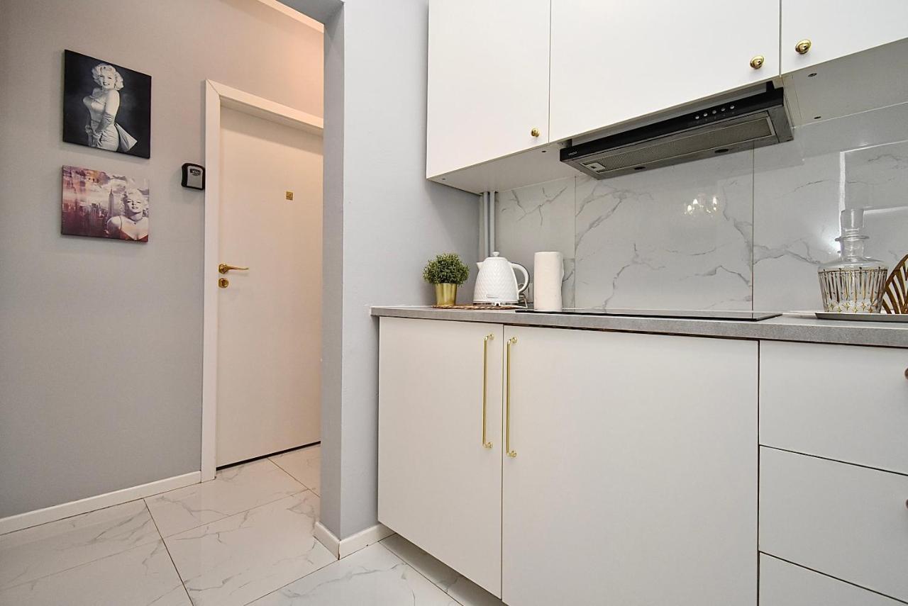 Rental Apartments Aleja Niepodleglosci Warsaw Exterior photo